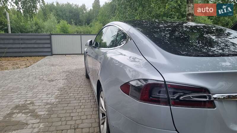 Лифтбек Tesla Model S 2016 в Луцке