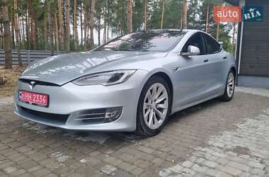 Лифтбек Tesla Model S 2016 в 