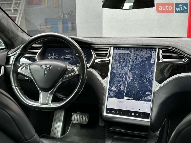 Лифтбек Tesla Model S 2016 в Киеве