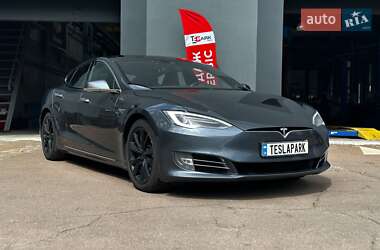 Лифтбек Tesla Model S 2016 в 