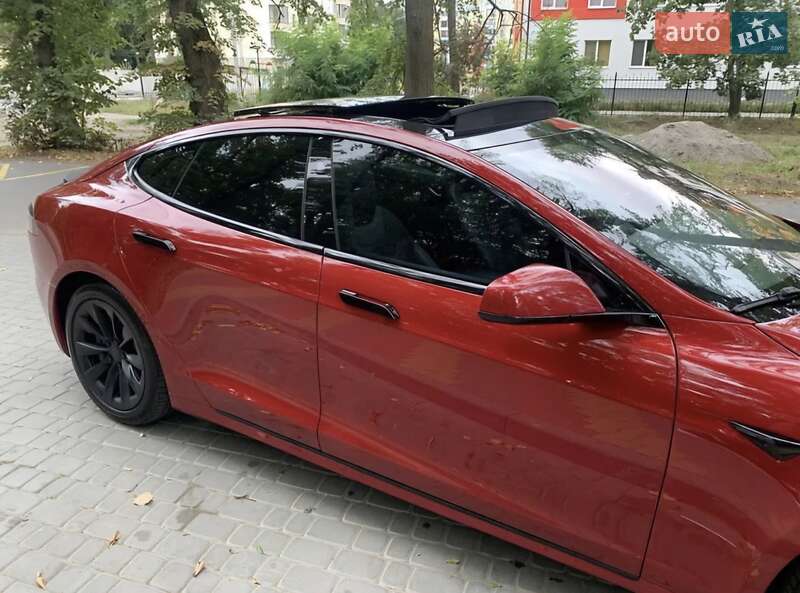 Ліфтбек Tesla Model S 2016 в Тернополі