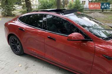 Лифтбек Tesla Model S 2016 в 