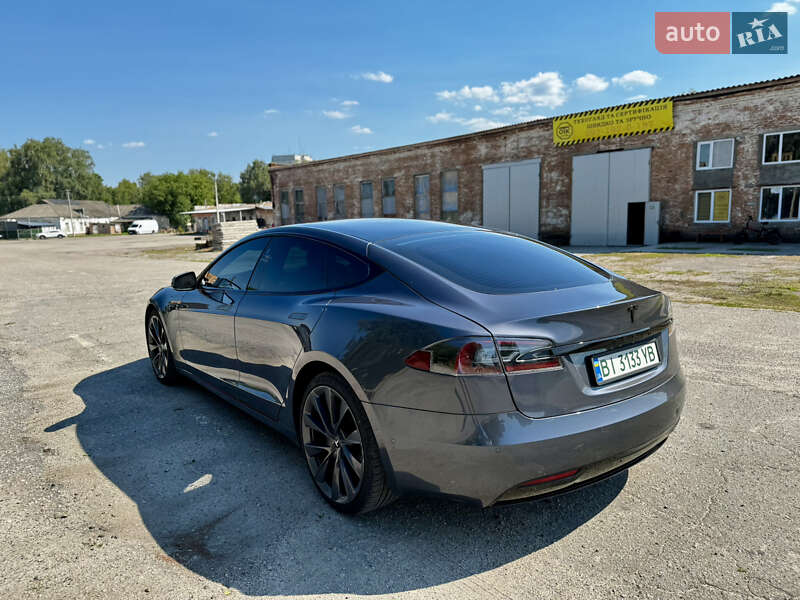 Лифтбек Tesla Model S 2020 в Киеве