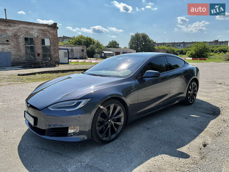 Лифтбек Tesla Model S 2020 в Киеве