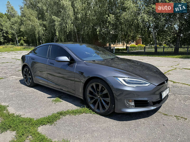 Лифтбек Tesla Model S 2020 в Киеве