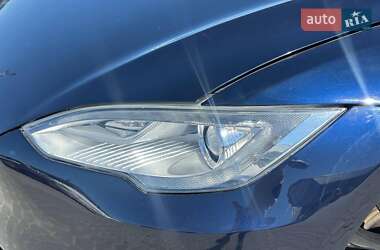 Лифтбек Tesla Model S 2015 в 