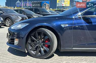 Лифтбек Tesla Model S 2015 в 