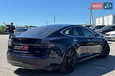 Лифтбек Tesla Model S 2015 в 