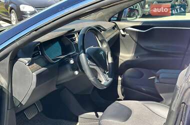 Лифтбек Tesla Model S 2015 в 