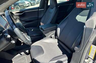 Лифтбек Tesla Model S 2015 в 