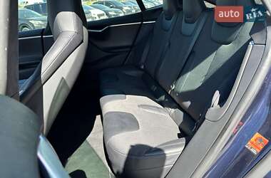 Лифтбек Tesla Model S 2015 в 