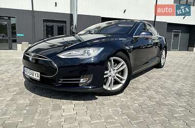 Лифтбек Tesla Model S 2013 в Львове