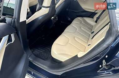 Лифтбек Tesla Model S 2013 в 