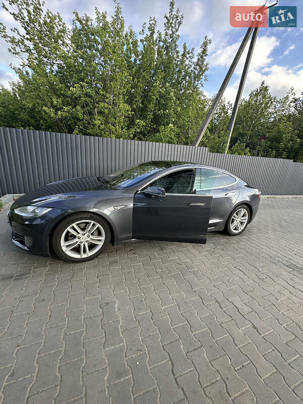 Лифтбек Tesla Model S 2016 в Полтаве фото 23 Лифтбек Tesla Model S 2016 в Полтаве