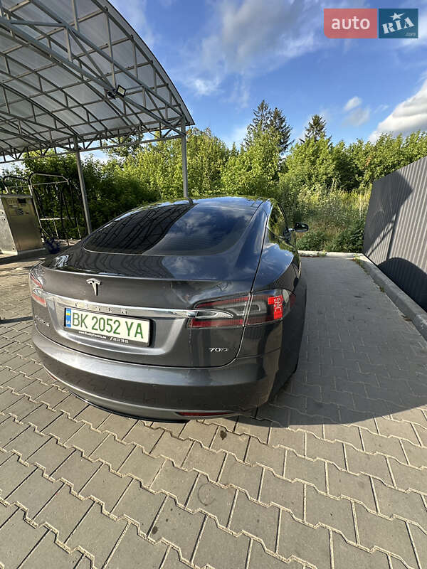 Лифтбек Tesla Model S 2016 в Полтаве фото 25 Лифтбек Tesla Model S 2016 в Полтаве