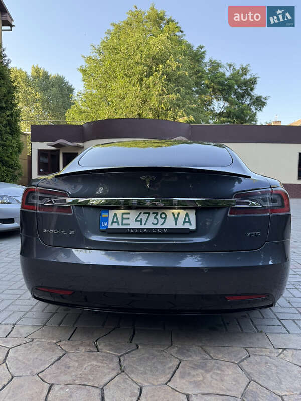Лифтбек Tesla Model S 2018 в Днепре