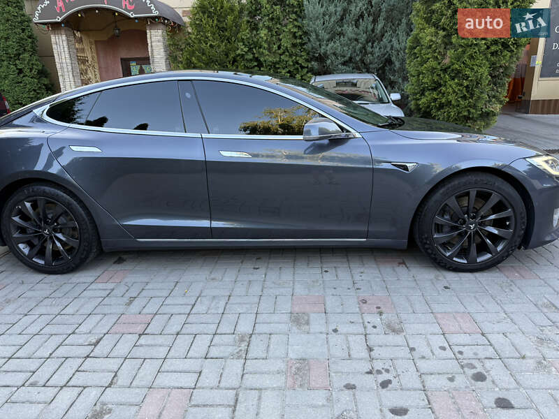 Лифтбек Tesla Model S 2018 в Днепре
