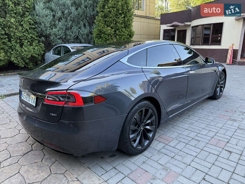 Лифтбек Tesla Model S 2018 в Днепре