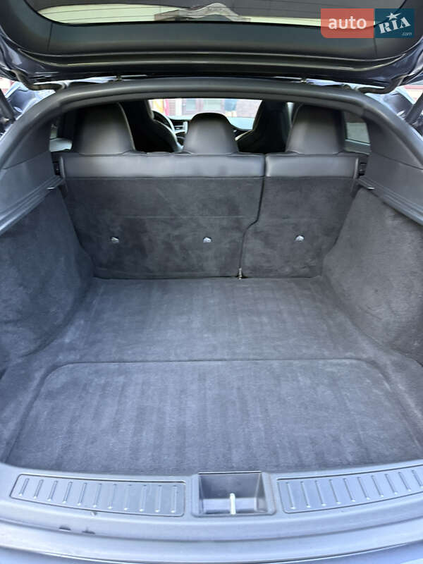 Лифтбек Tesla Model S 2018 в Днепре