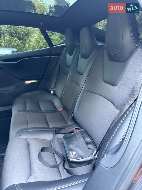Лифтбек Tesla Model S 2018 в Днепре
