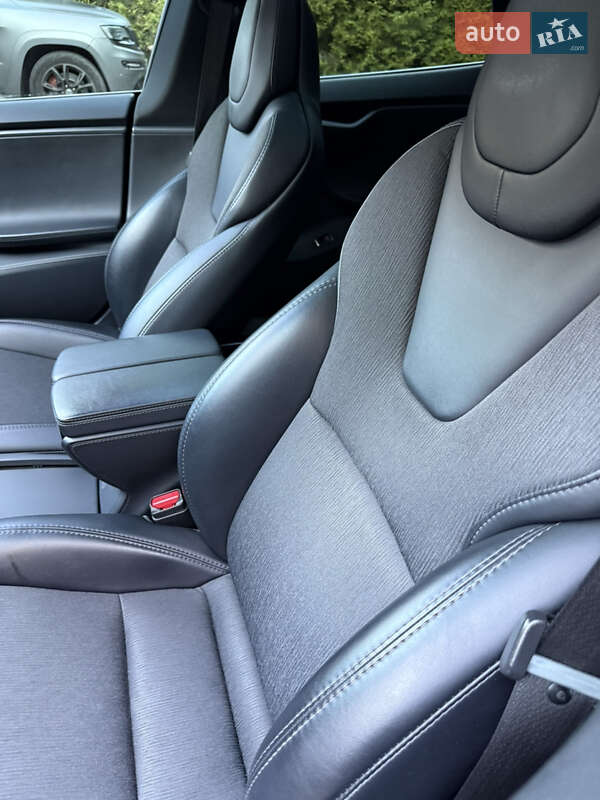 Лифтбек Tesla Model S 2018 в Днепре