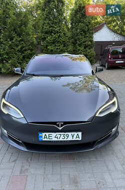 Ліфтбек Tesla Model S 2018 в 