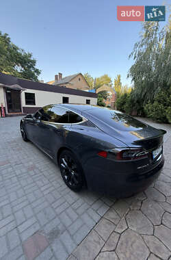 Ліфтбек Tesla Model S 2018 в 
