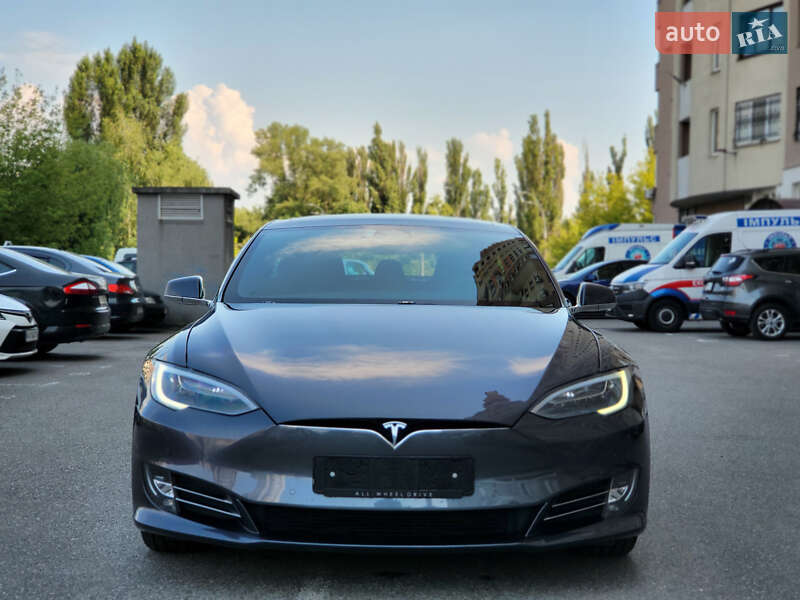 Tesla Model S 2018