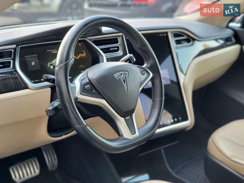 Лифтбек Tesla Model S 2014 в Киеве