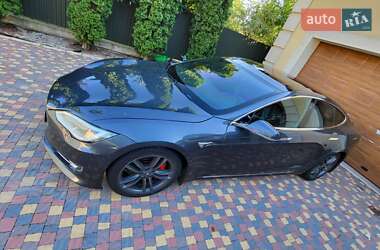 Лифтбек Tesla Model S 2016 в 
