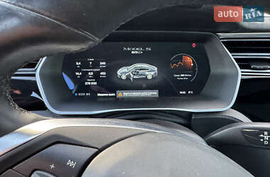 Лифтбек Tesla Model S 2015 в 