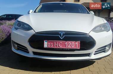 Лифтбек Tesla Model S 2014 в Новояворовске