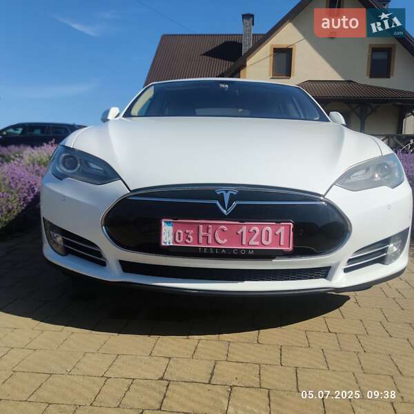 Лифтбек Tesla Model S 2014 в Новояворовске