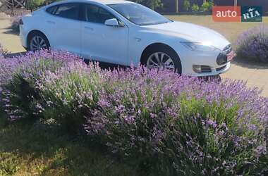 Лифтбек Tesla Model S 2014 в 
