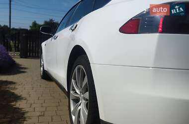 Лифтбек Tesla Model S 2014 в 