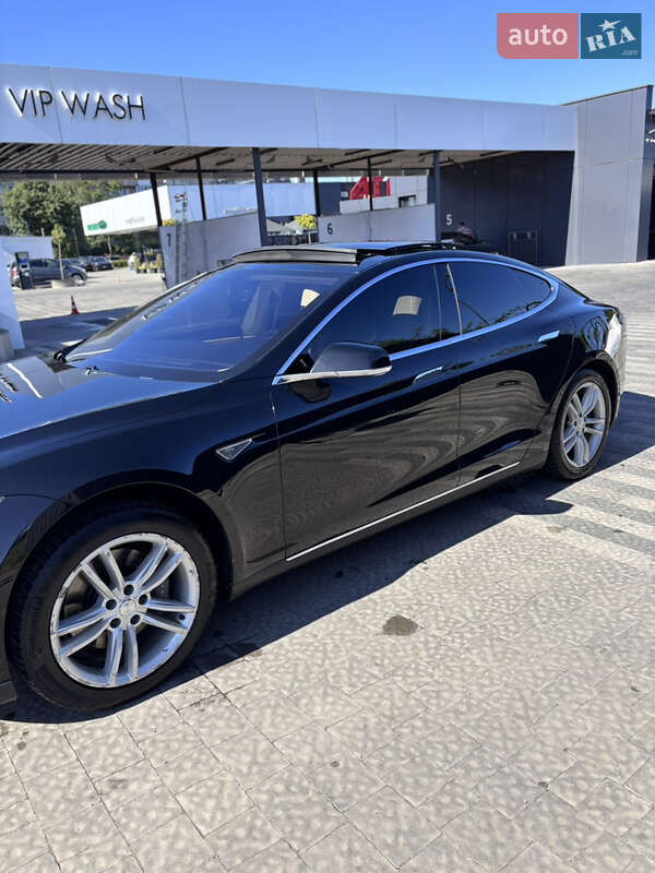 Лифтбек Tesla Model S 2014 в Ужгороде