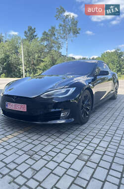 Лифтбек Tesla Model S 2017 в Новояворовске