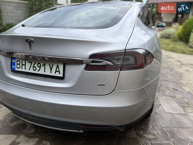 Лифтбек Tesla Model S 2015 в Одессе