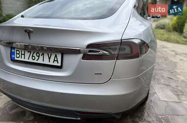 Лифтбек Tesla Model S 2015 в 