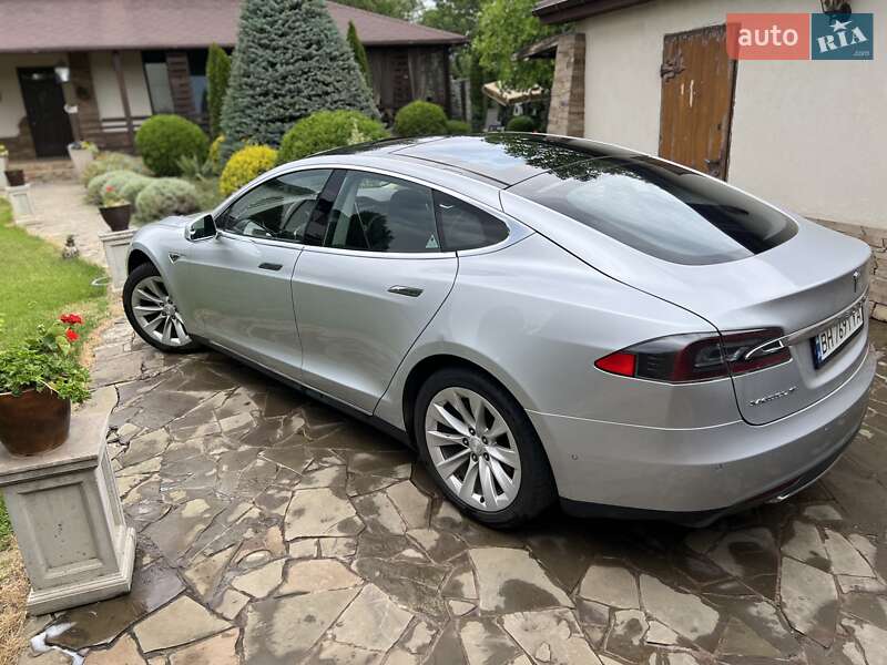 Лифтбек Tesla Model S 2015 в Одессе