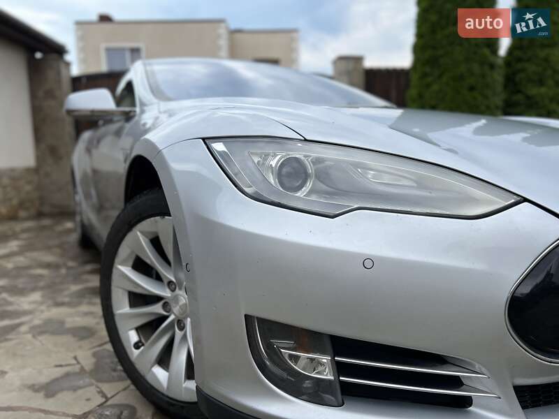 Лифтбек Tesla Model S 2015 в Одессе
