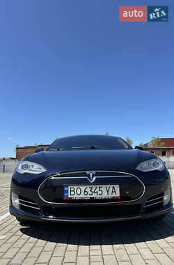 Лифтбек Tesla Model S 2013 в 