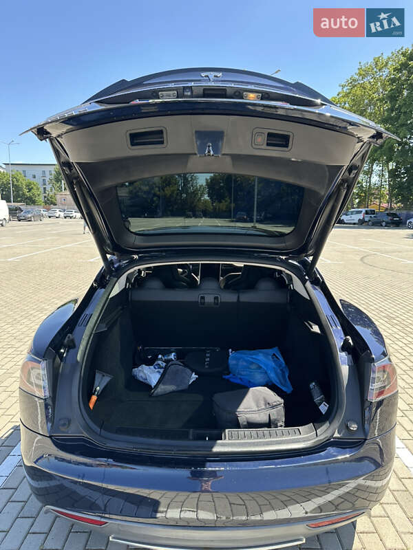 Лифтбек Tesla Model S 2013 в Тернополе