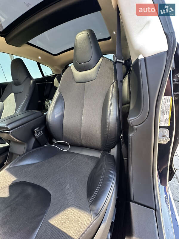 Лифтбек Tesla Model S 2013 в Тернополе