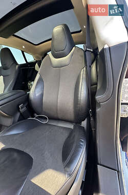 Лифтбек Tesla Model S 2013 в 