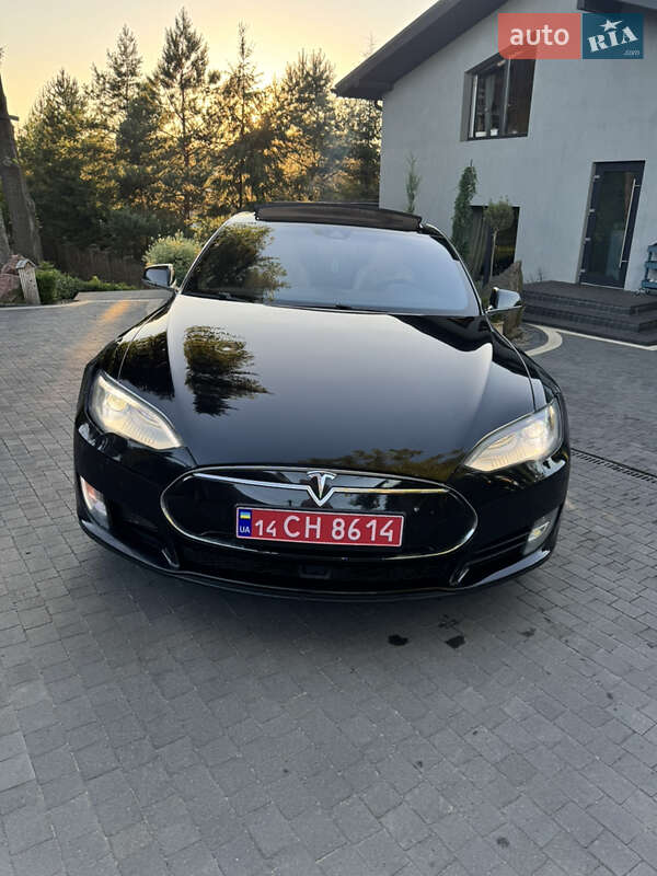 Лифтбек Tesla Model S 2015 в Луцке