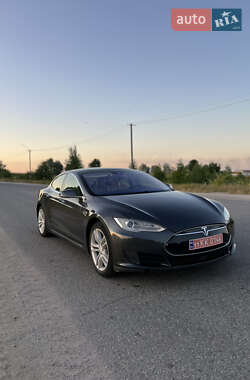 Лифтбек Tesla Model S 2015 в Калиновке