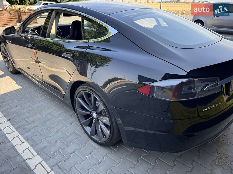 Лифтбек Tesla Model S 2014 в Одессе