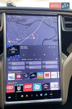 Лифтбек Tesla Model S 2013 в 