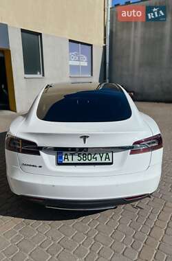 Лифтбек Tesla Model S 2015 в 